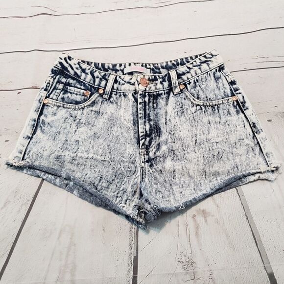 Refuge Jean Shorts Sz 2 Acid Washed Denim Cut Offs - Picture 1 of 4
